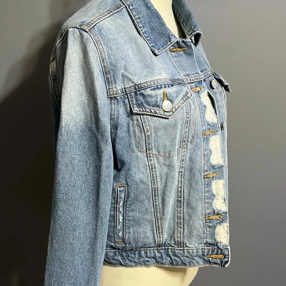 Vigoss jean jacket size small distressed  - Picture 2 of 9